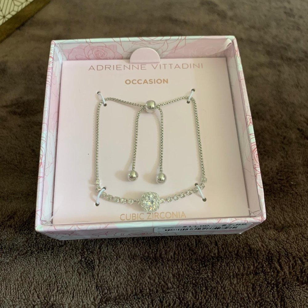Adrienne Vittadini Occasion Silver Bracelet